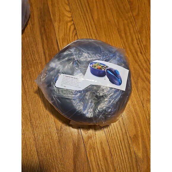 Tupperware Salad on the Go Set Bowl Utensils Condiment Cup Blue NIP - Picture 1 of 4